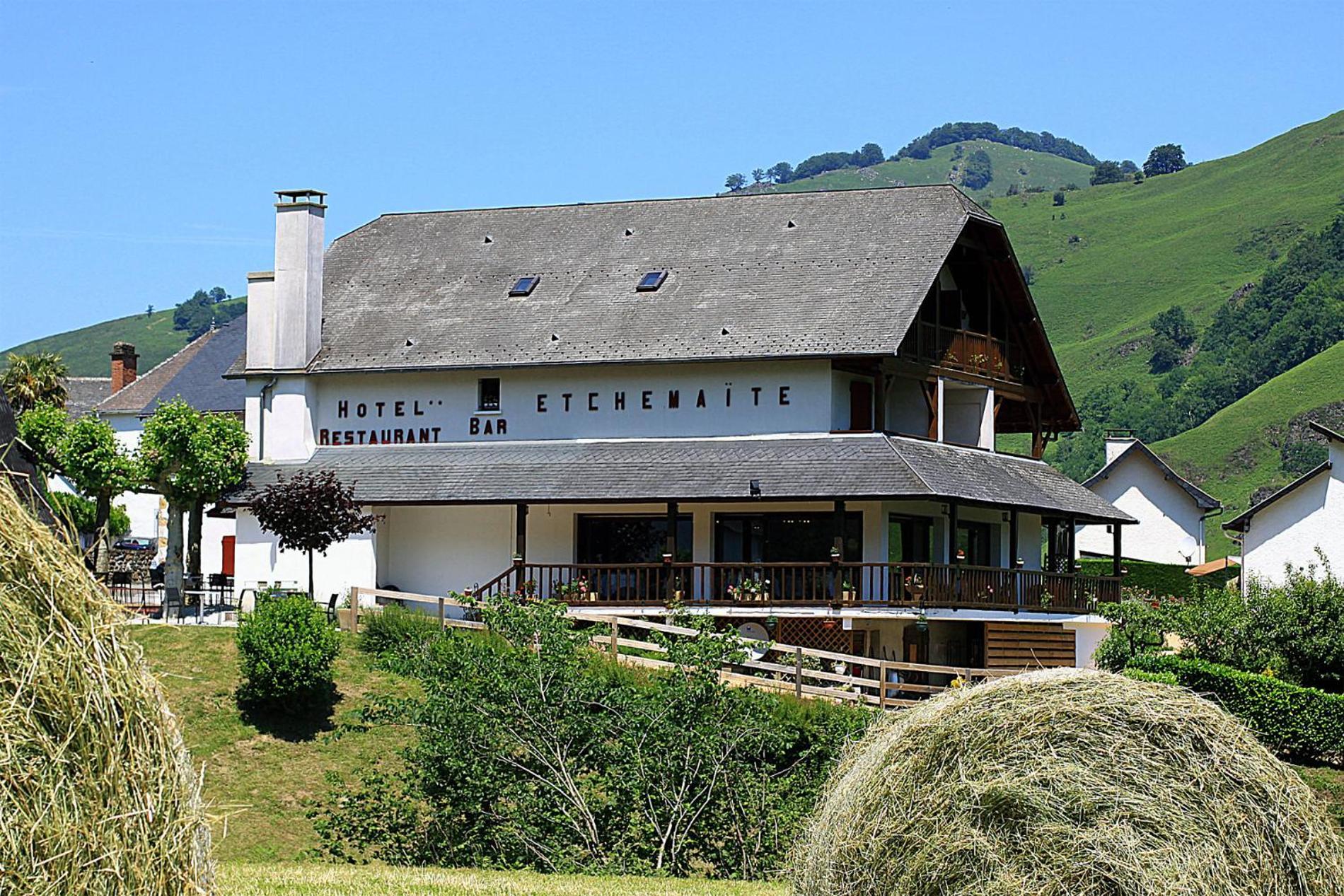 Logis Hotel Etchemaite Larrau Dış mekan fotoğraf