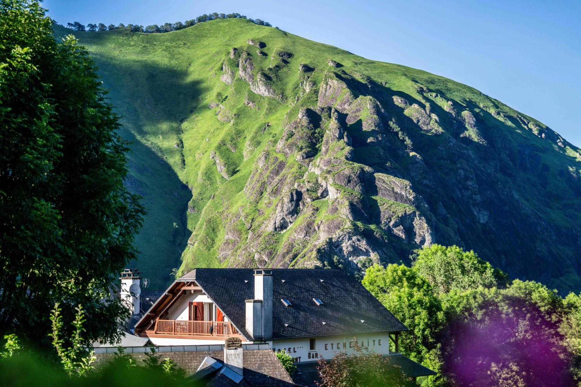 Logis Hotel Etchemaite Larrau Dış mekan fotoğraf