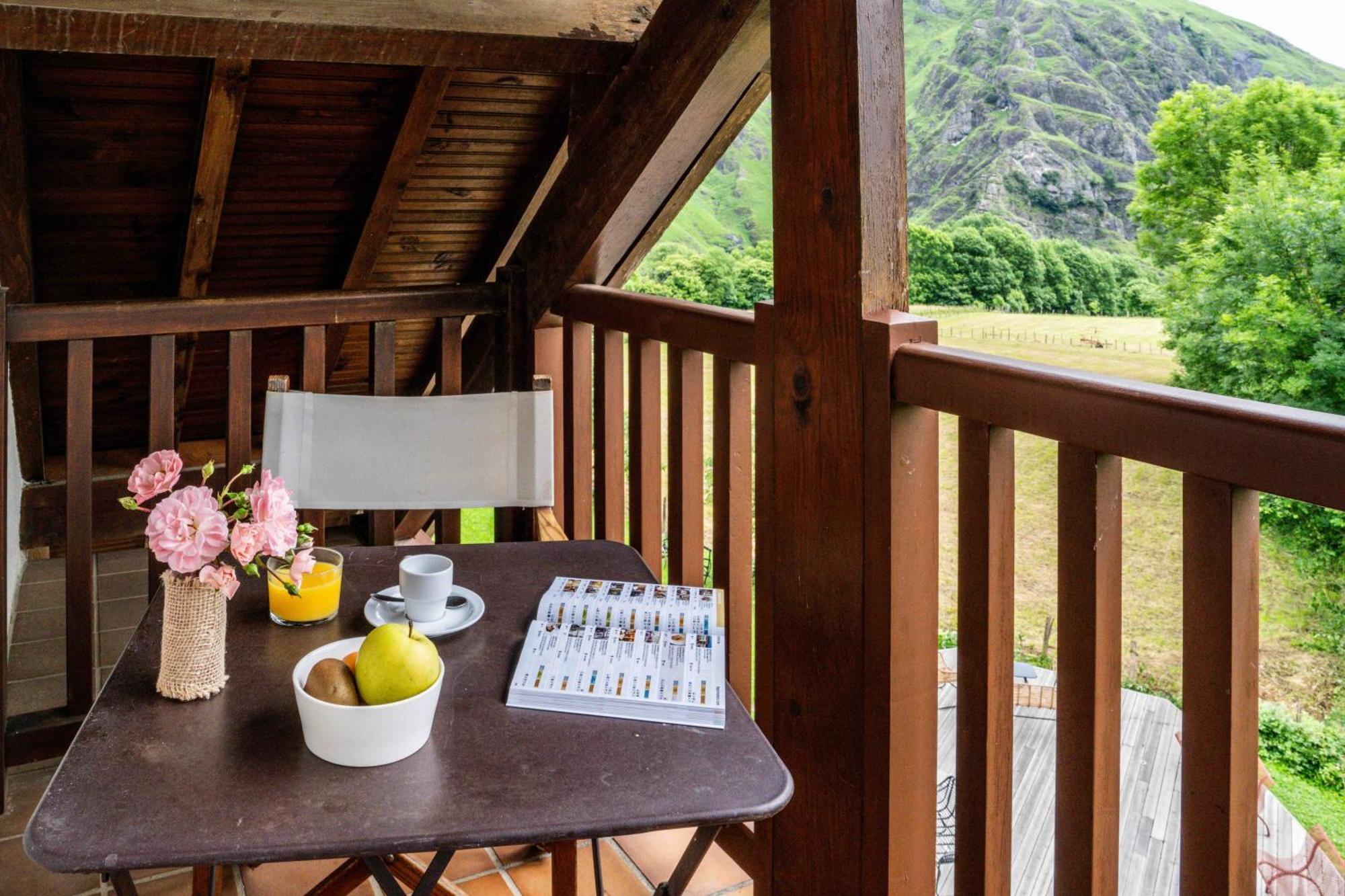 Logis Hotel Etchemaite Larrau Dış mekan fotoğraf