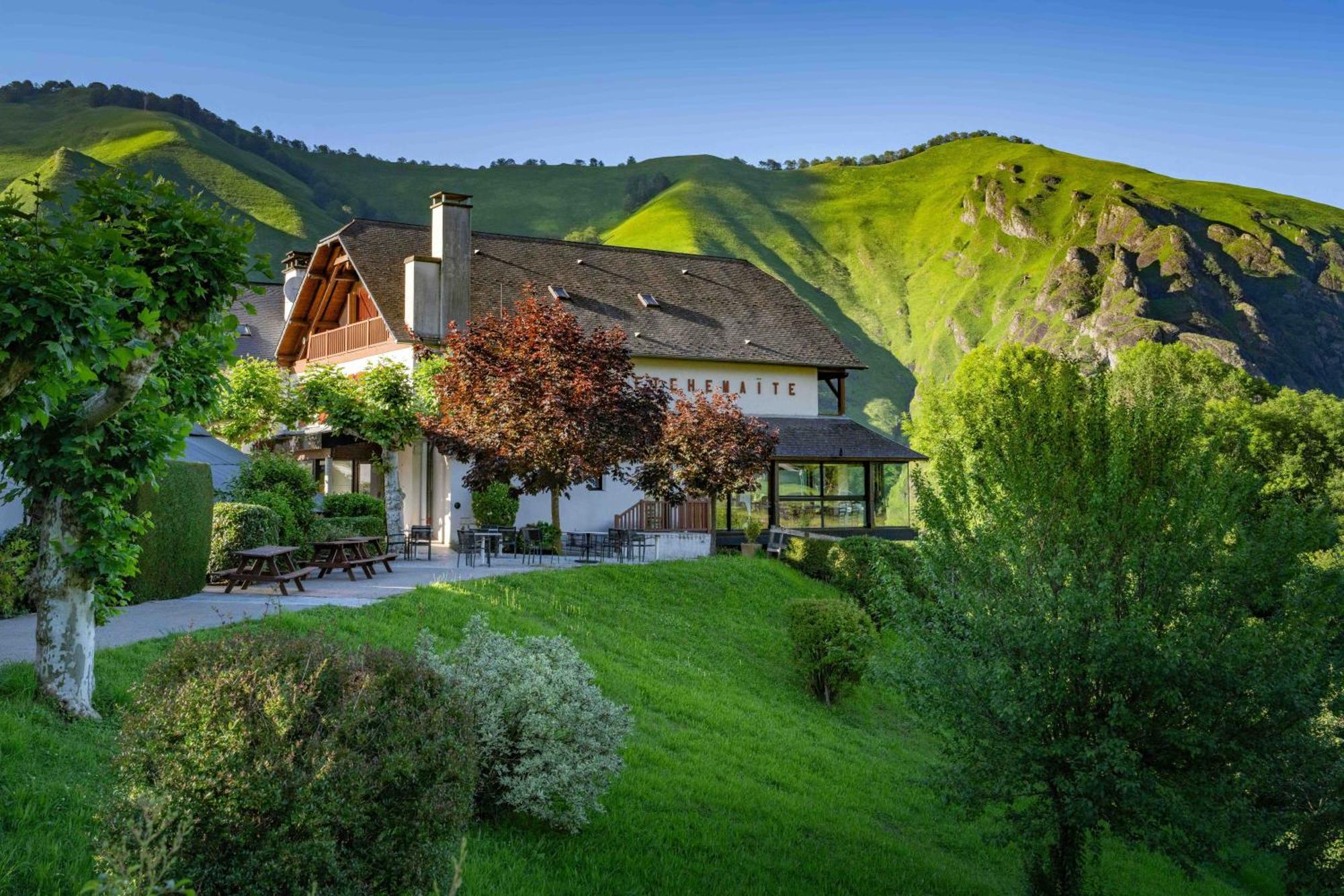 Logis Hotel Etchemaite Larrau Dış mekan fotoğraf