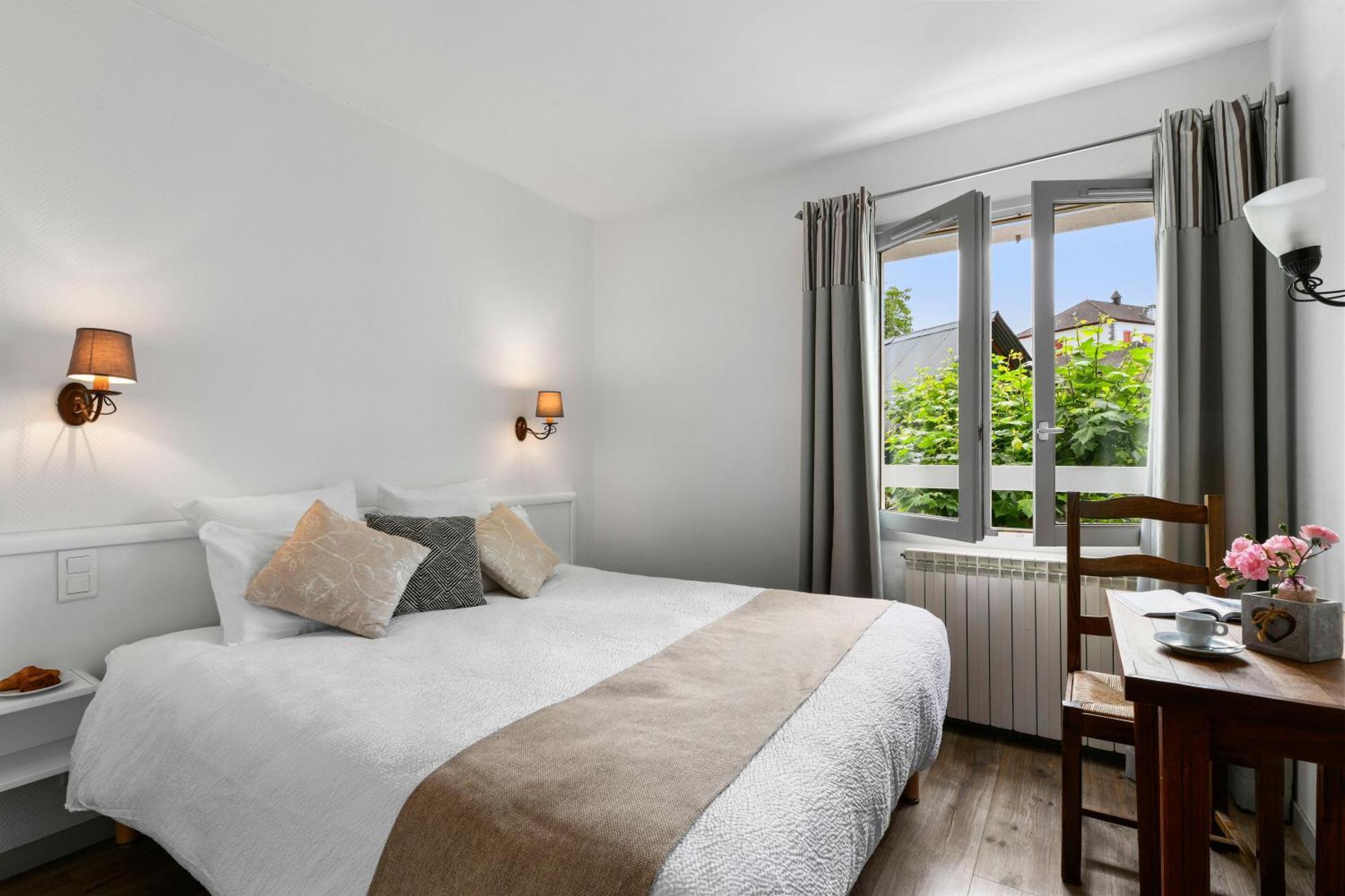 Logis Hotel Etchemaite Larrau Dış mekan fotoğraf