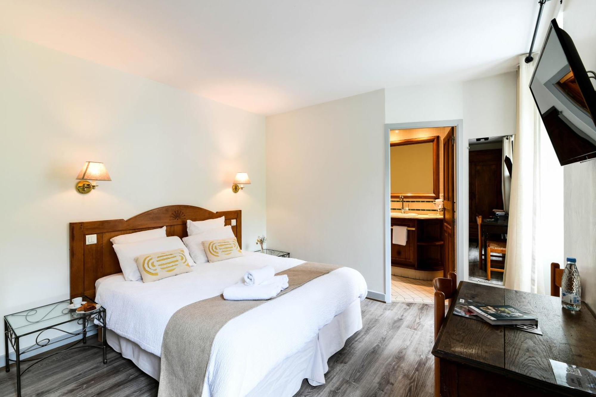Logis Hotel Etchemaite Larrau Dış mekan fotoğraf