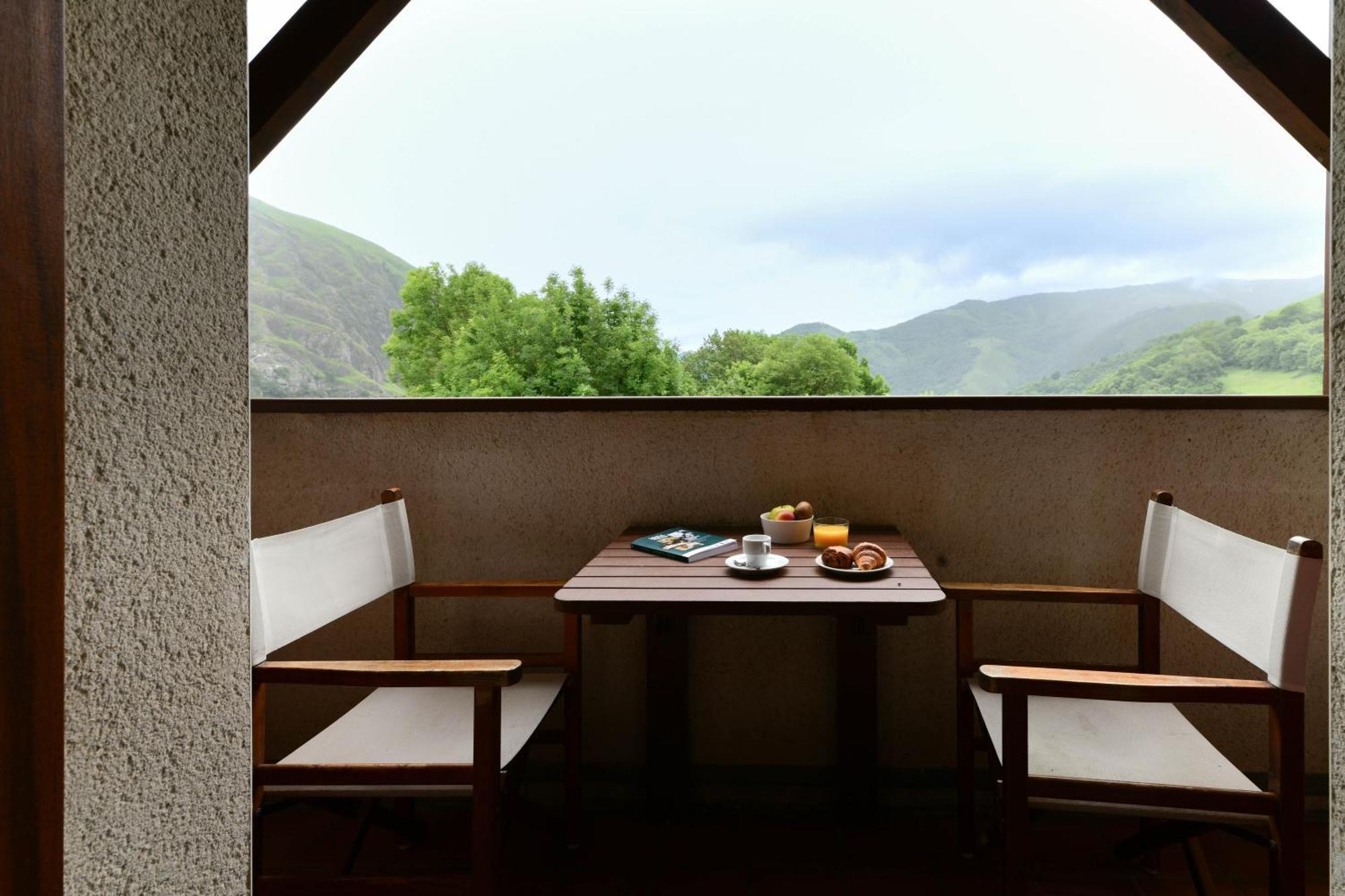 Logis Hotel Etchemaite Larrau Dış mekan fotoğraf